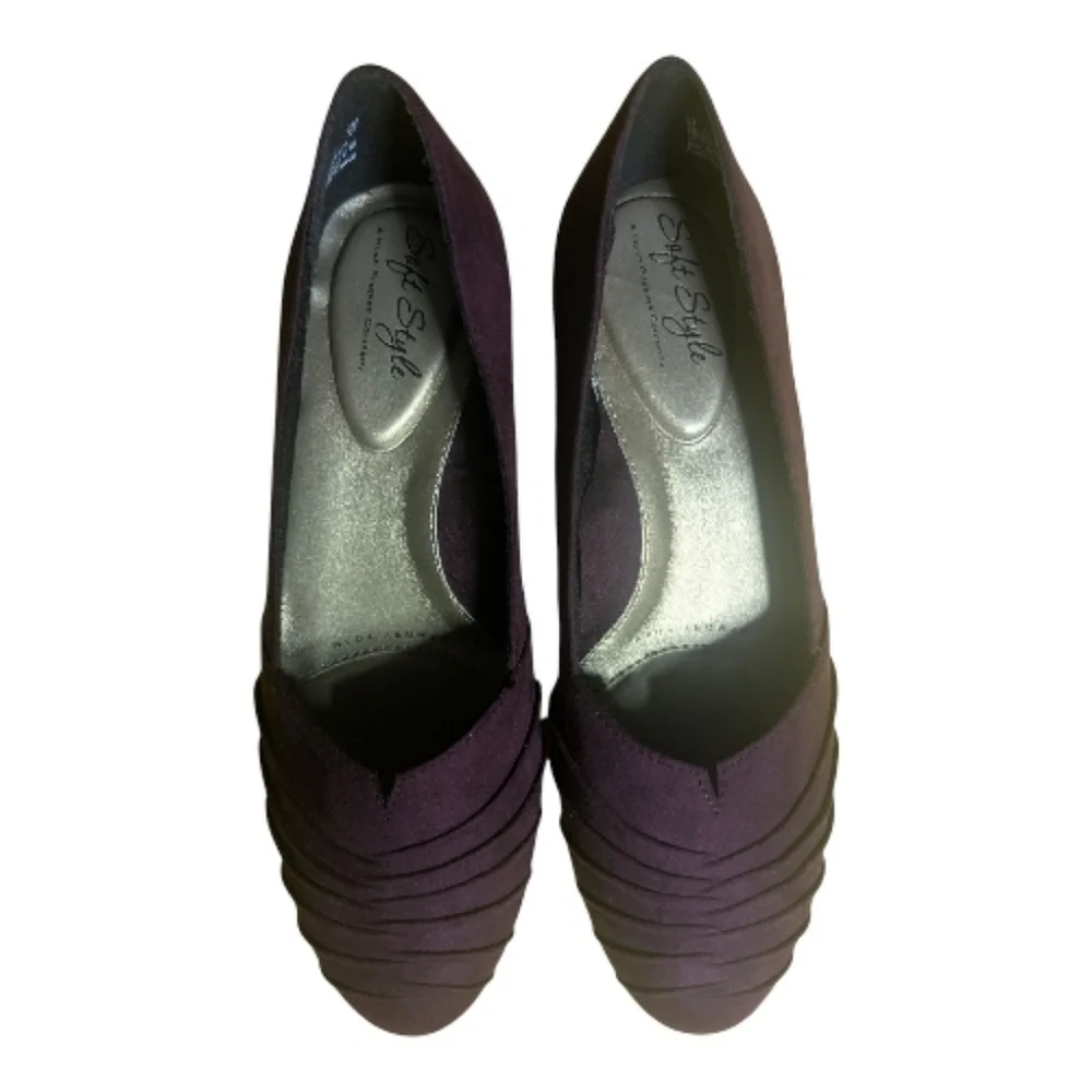 Soft Style Women's Shoes Wedges Pumps Size 5.5 Purple Faux Suede